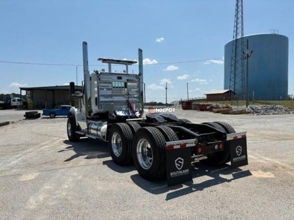 Truck Thumbnail 4