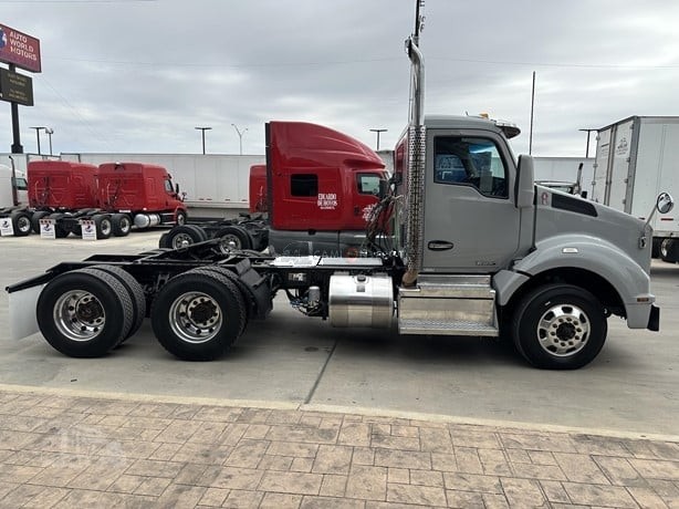 Truck Thumbnail 2