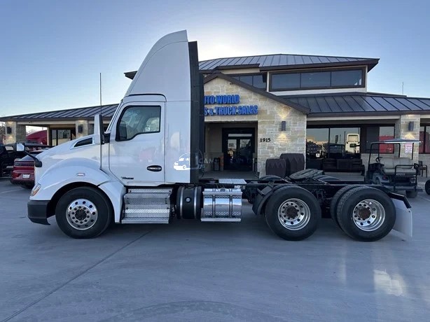Truck Thumbnail 4