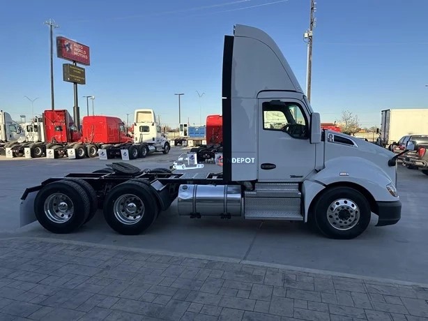 Truck Thumbnail 2