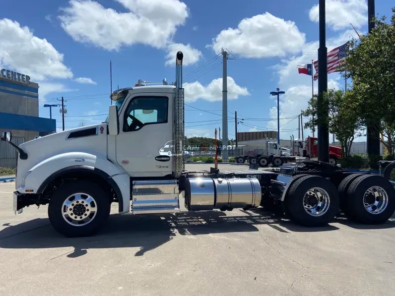 Truck Thumbnail 4