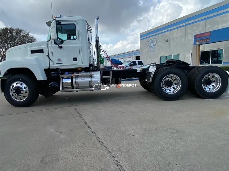 Truck Thumbnail 3