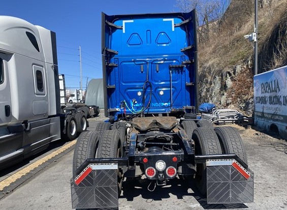 Truck Thumbnail 3