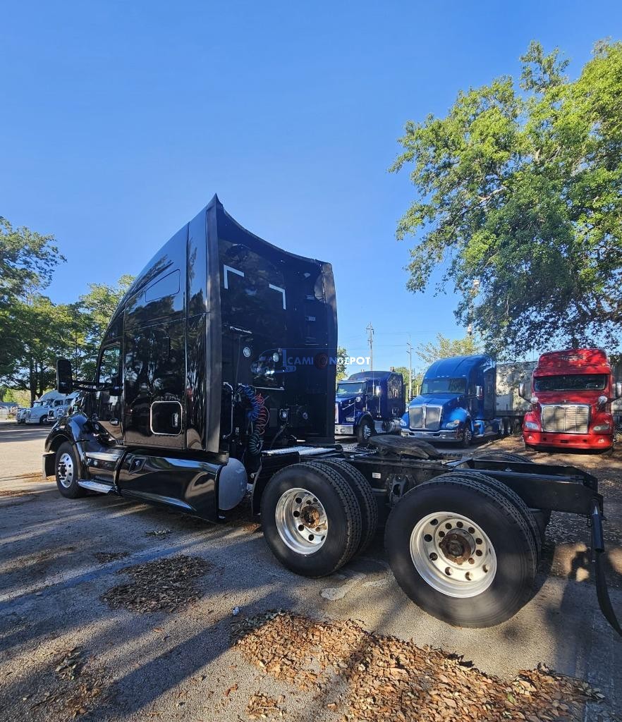 Truck Thumbnail 2