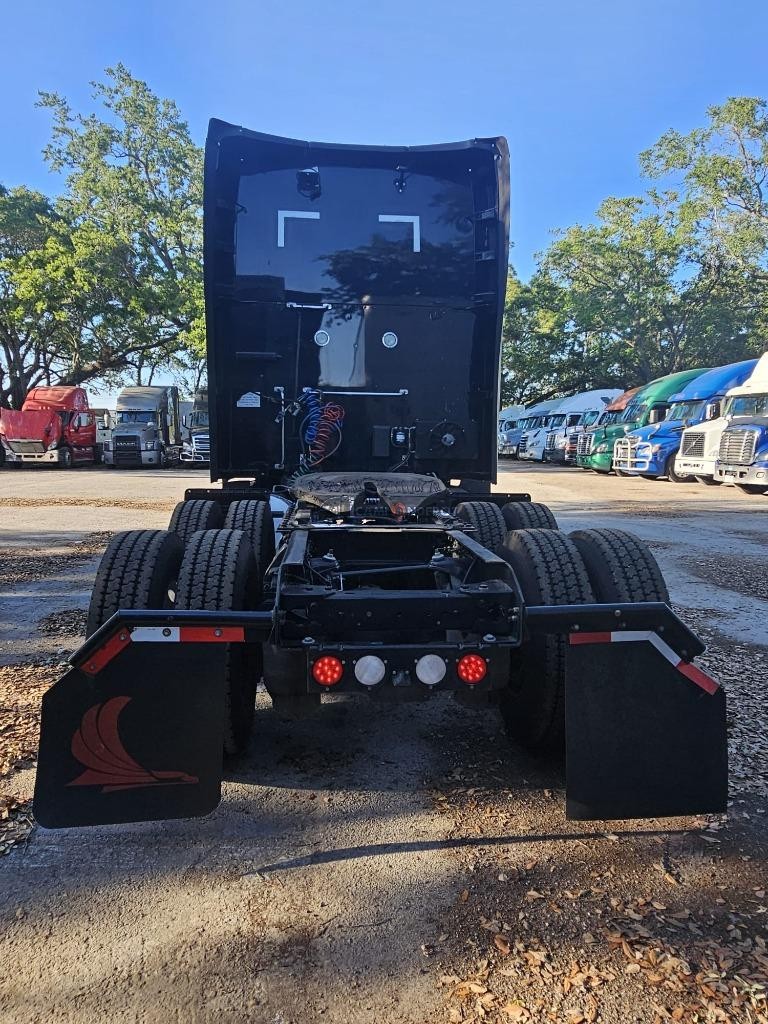 Truck Thumbnail 3