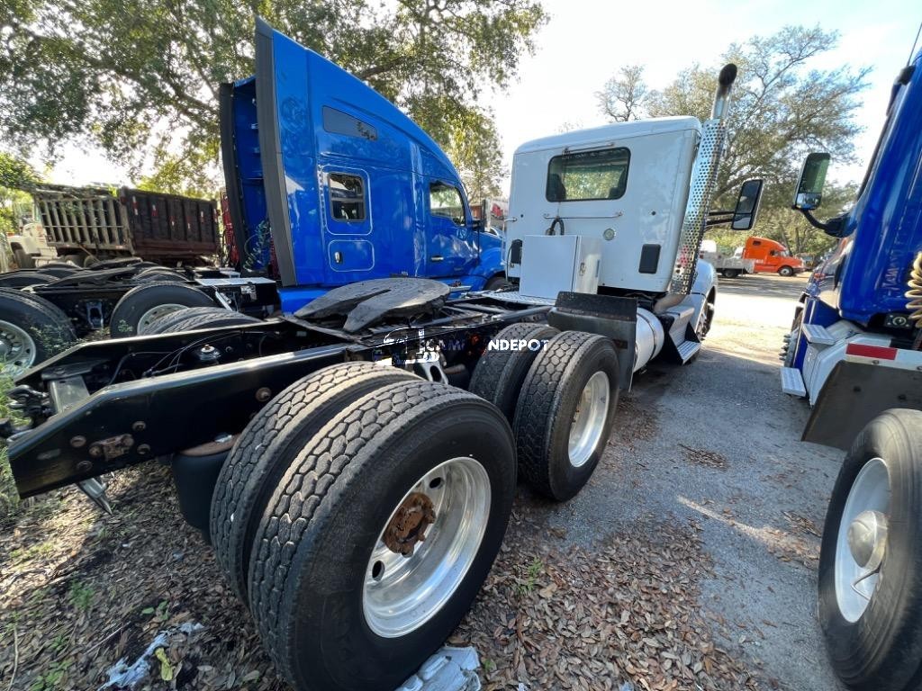 Truck Thumbnail 2