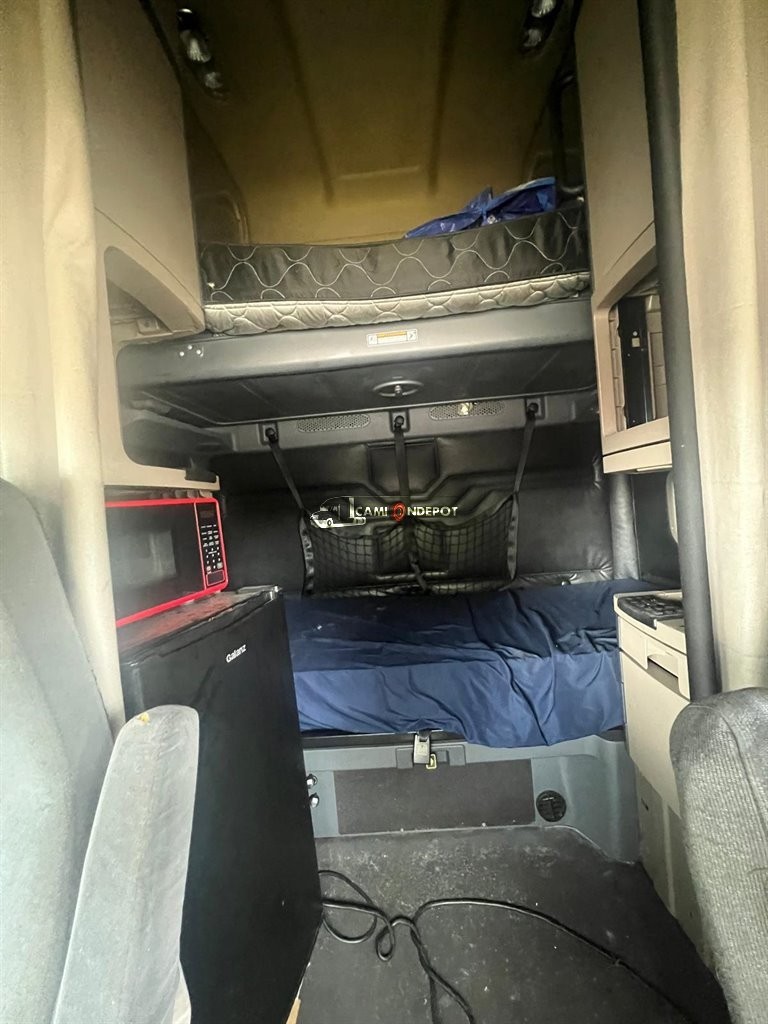 Truck Thumbnail 4