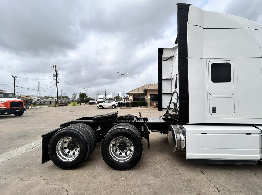 Truck Thumbnail 2