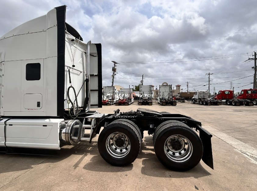 Truck Thumbnail 4