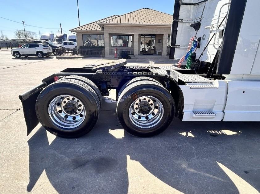 Truck Thumbnail 4