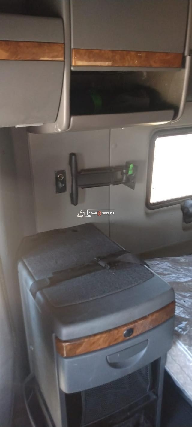 Truck Thumbnail 5