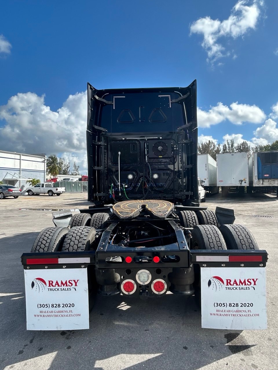 Truck Thumbnail 3