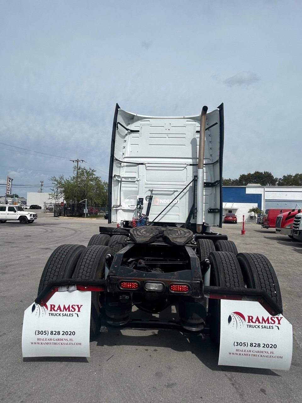 Truck Thumbnail 3