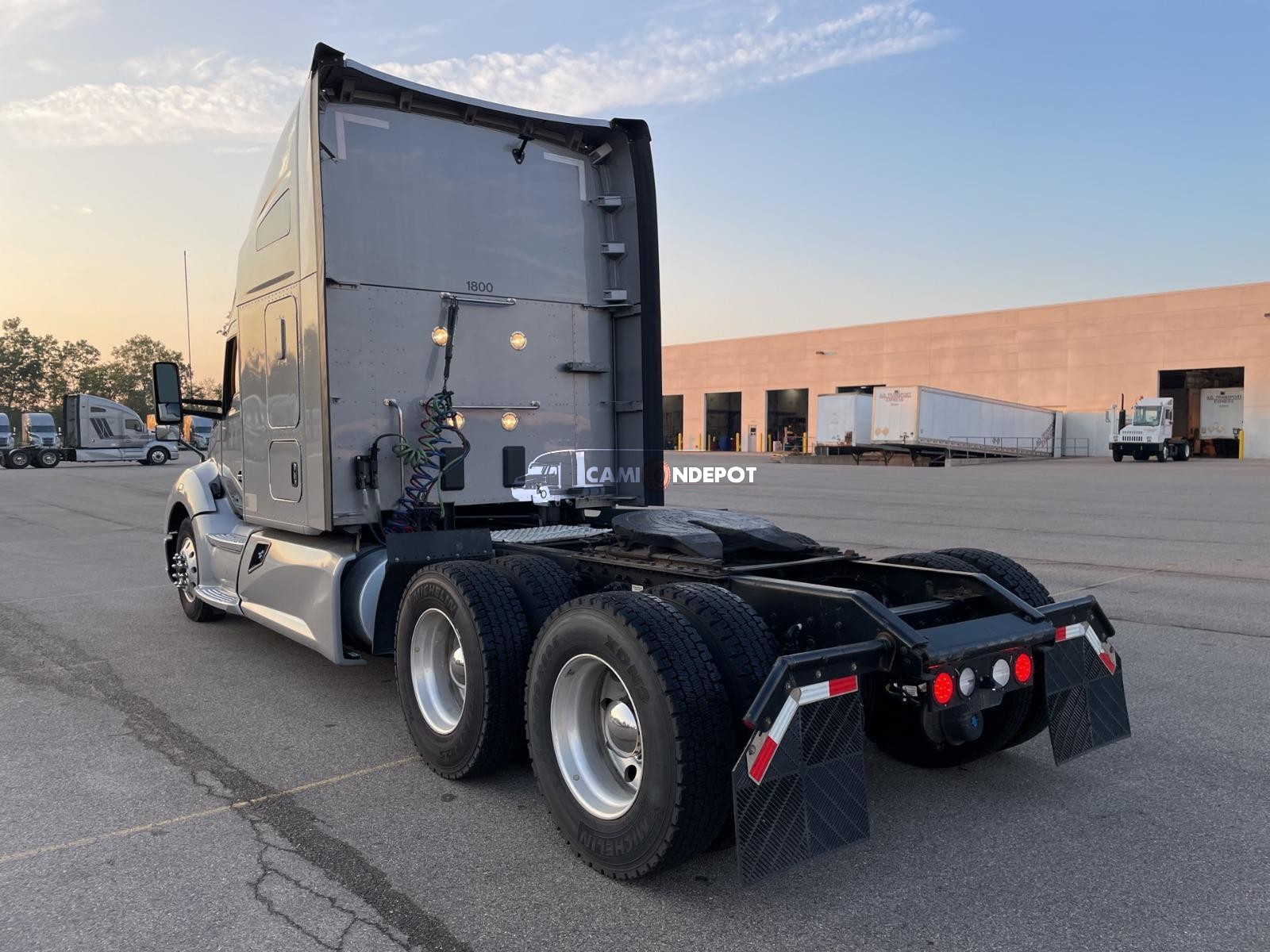 Truck Thumbnail 2
