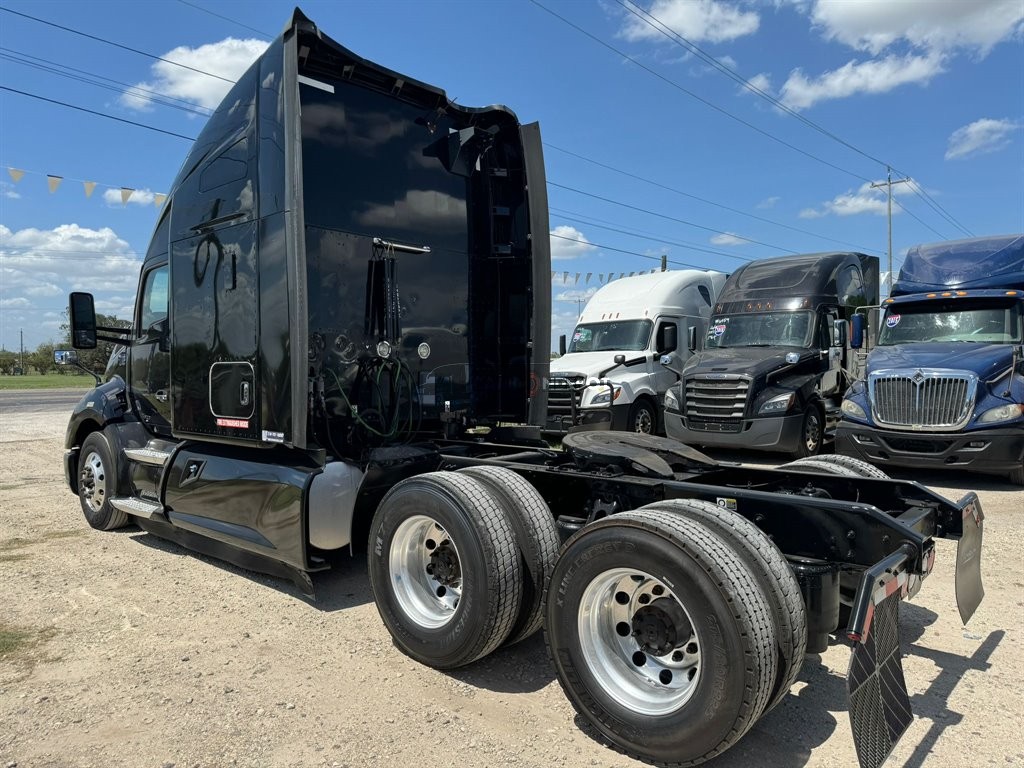 Truck Thumbnail 4