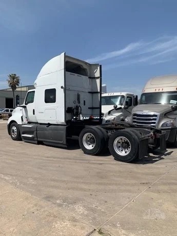 Truck Thumbnail 4