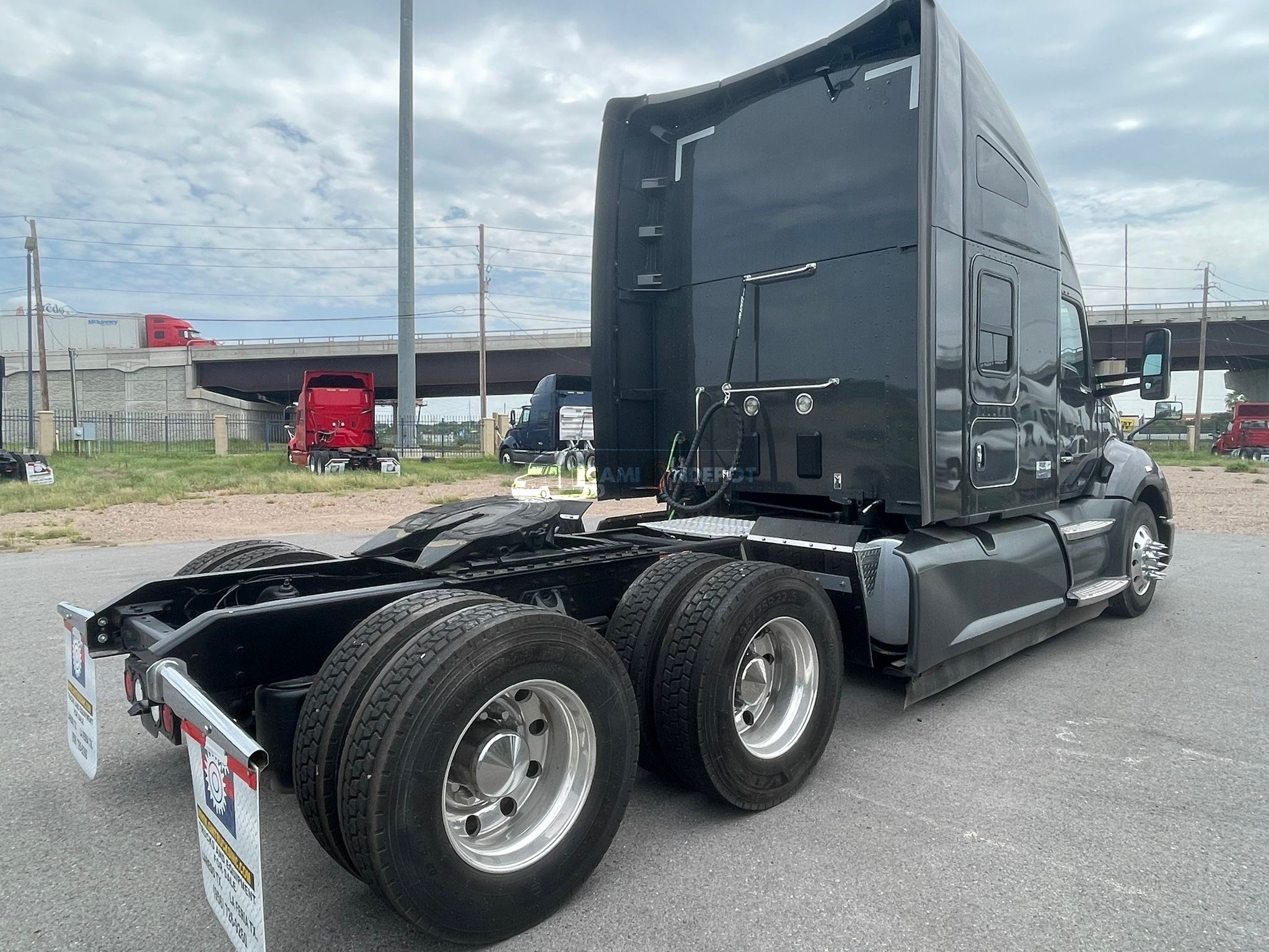 Truck Thumbnail 5