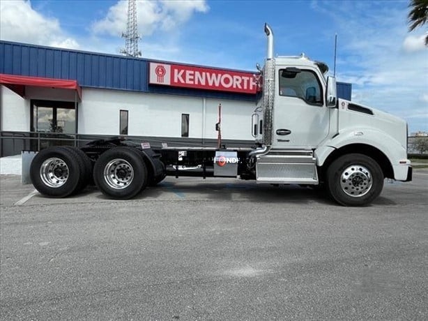 Truck Thumbnail 2