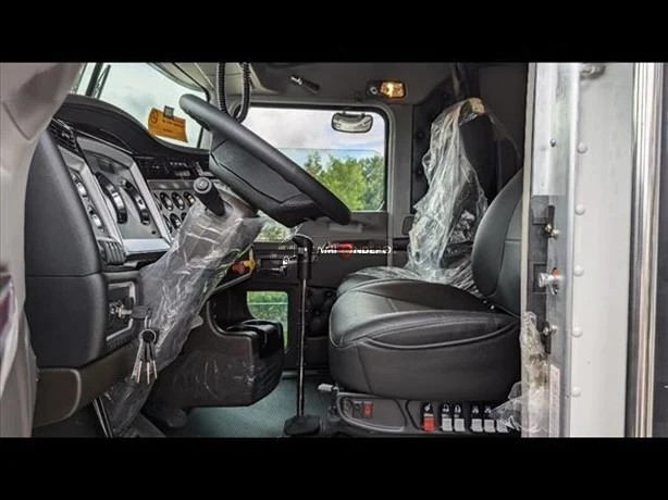Truck Thumbnail 5
