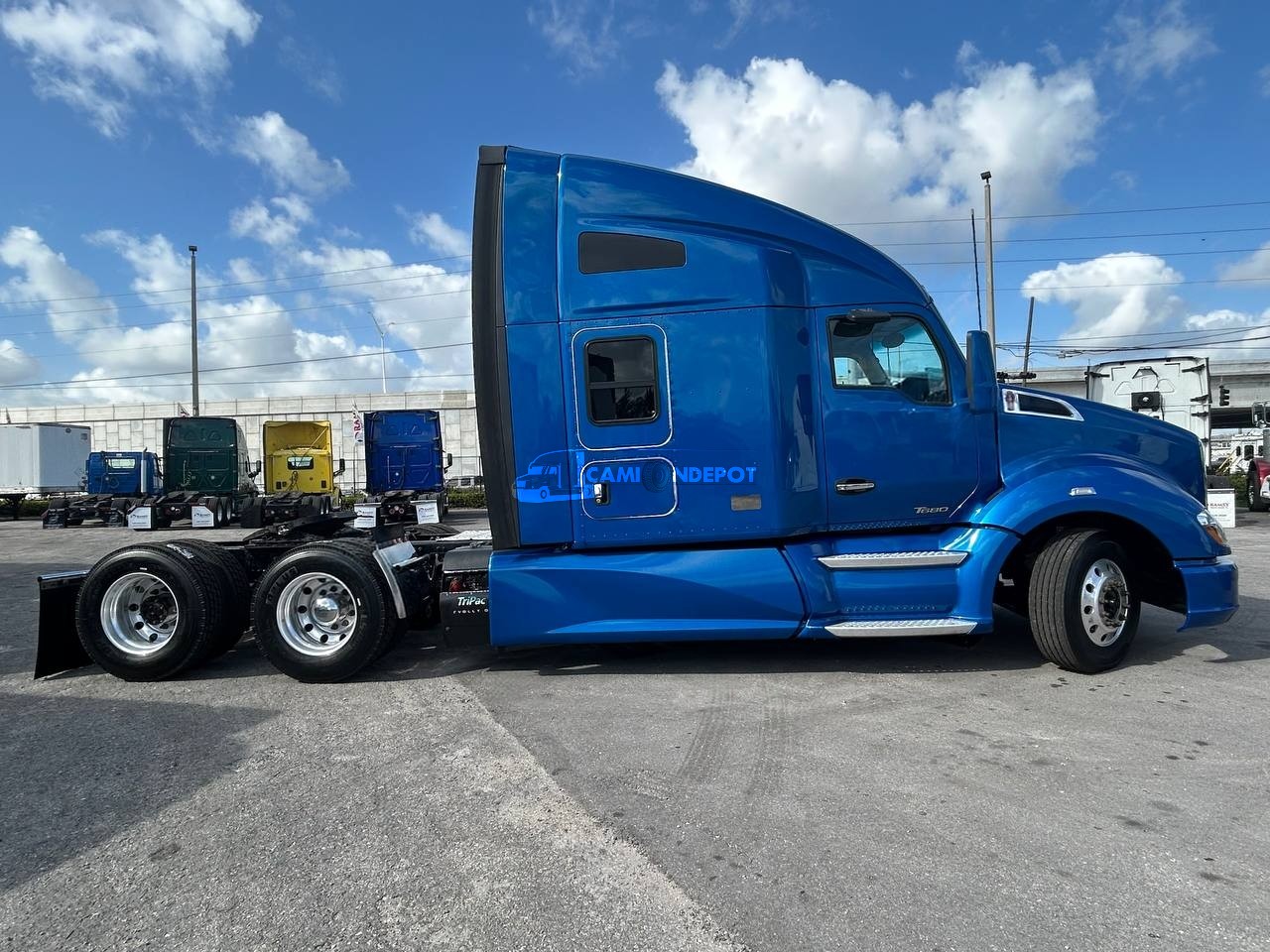 Truck Thumbnail 4