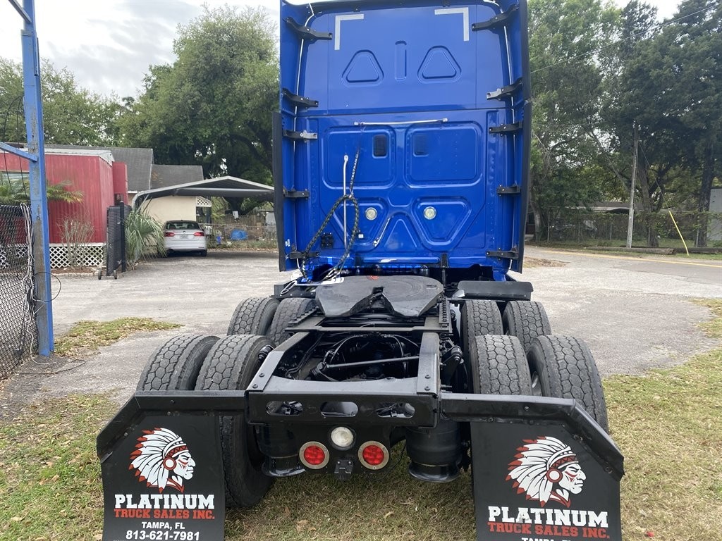 Truck Thumbnail 2