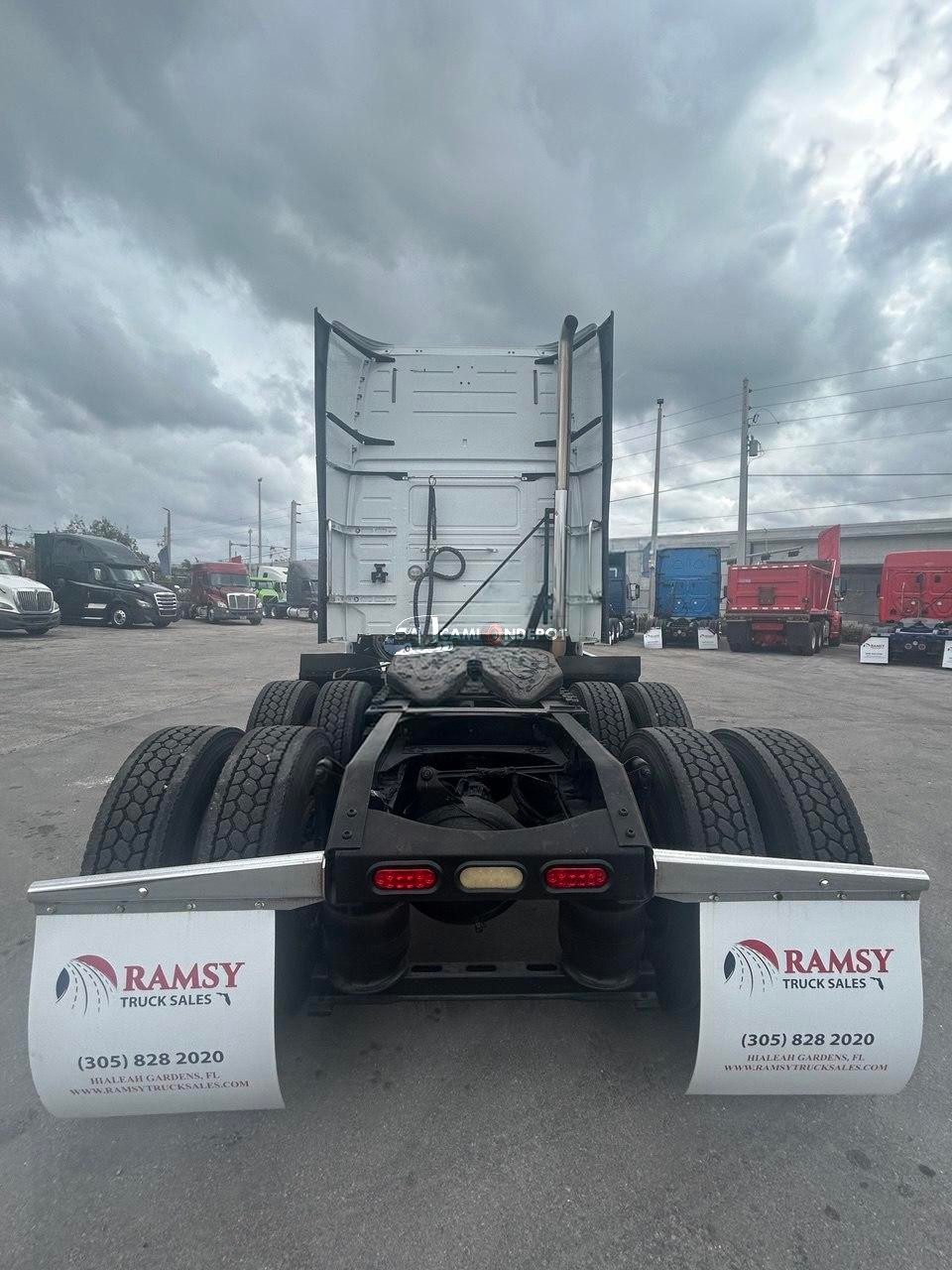 Truck Thumbnail 3