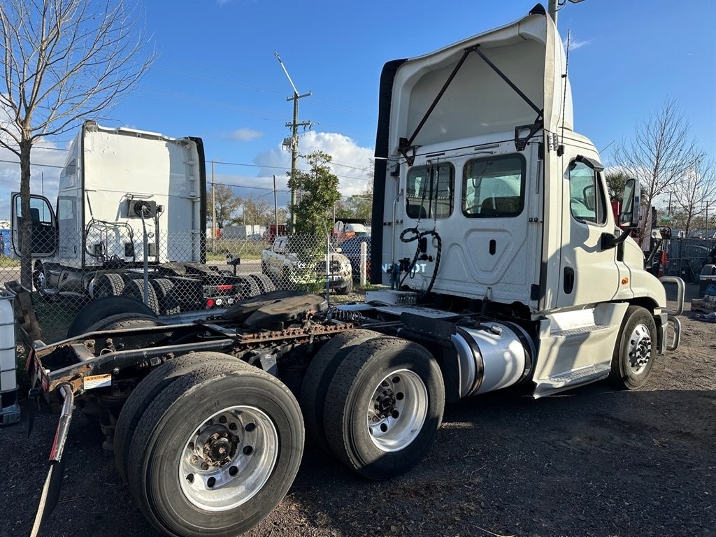 Truck Thumbnail 3