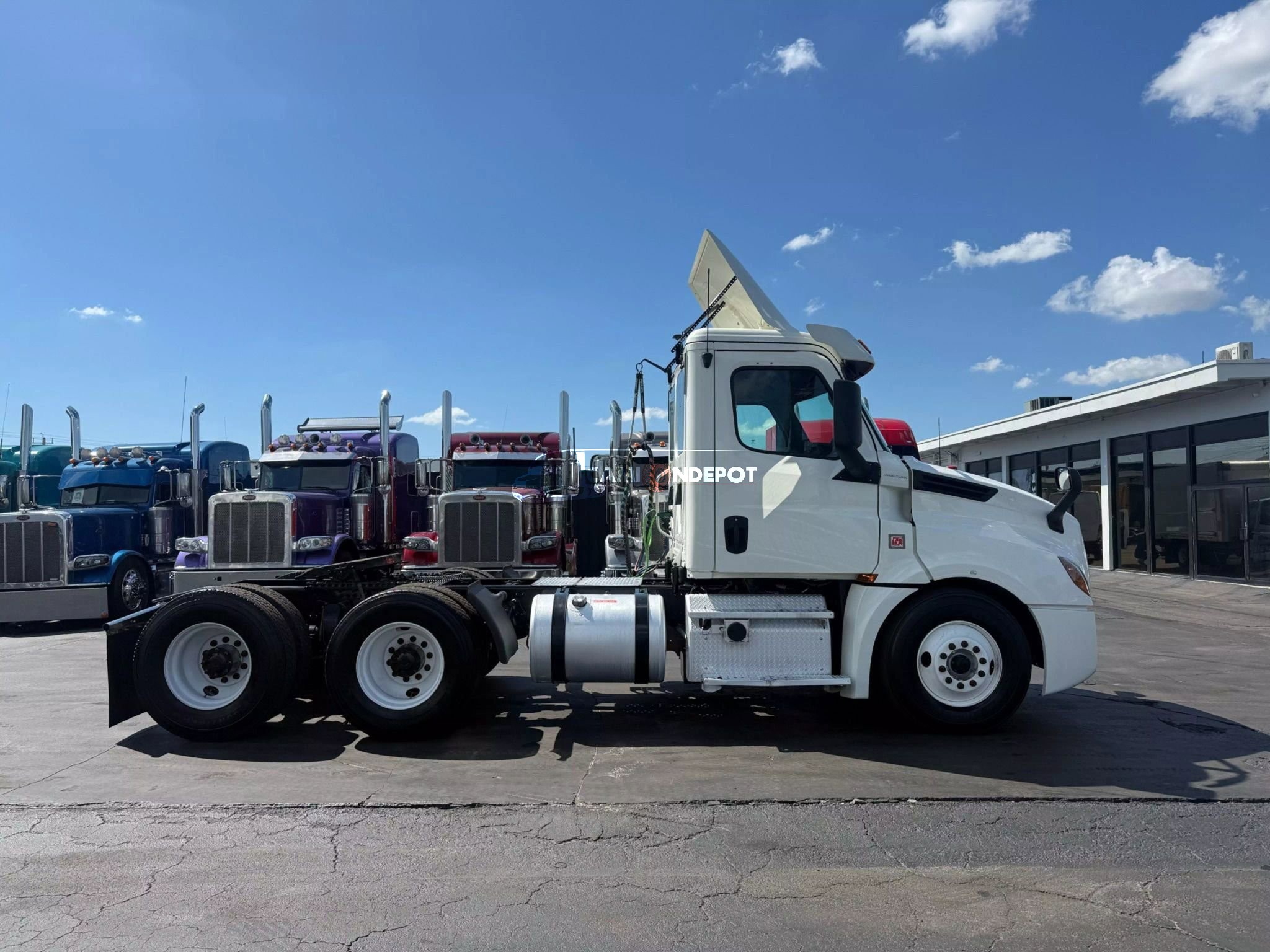 Truck Thumbnail 3