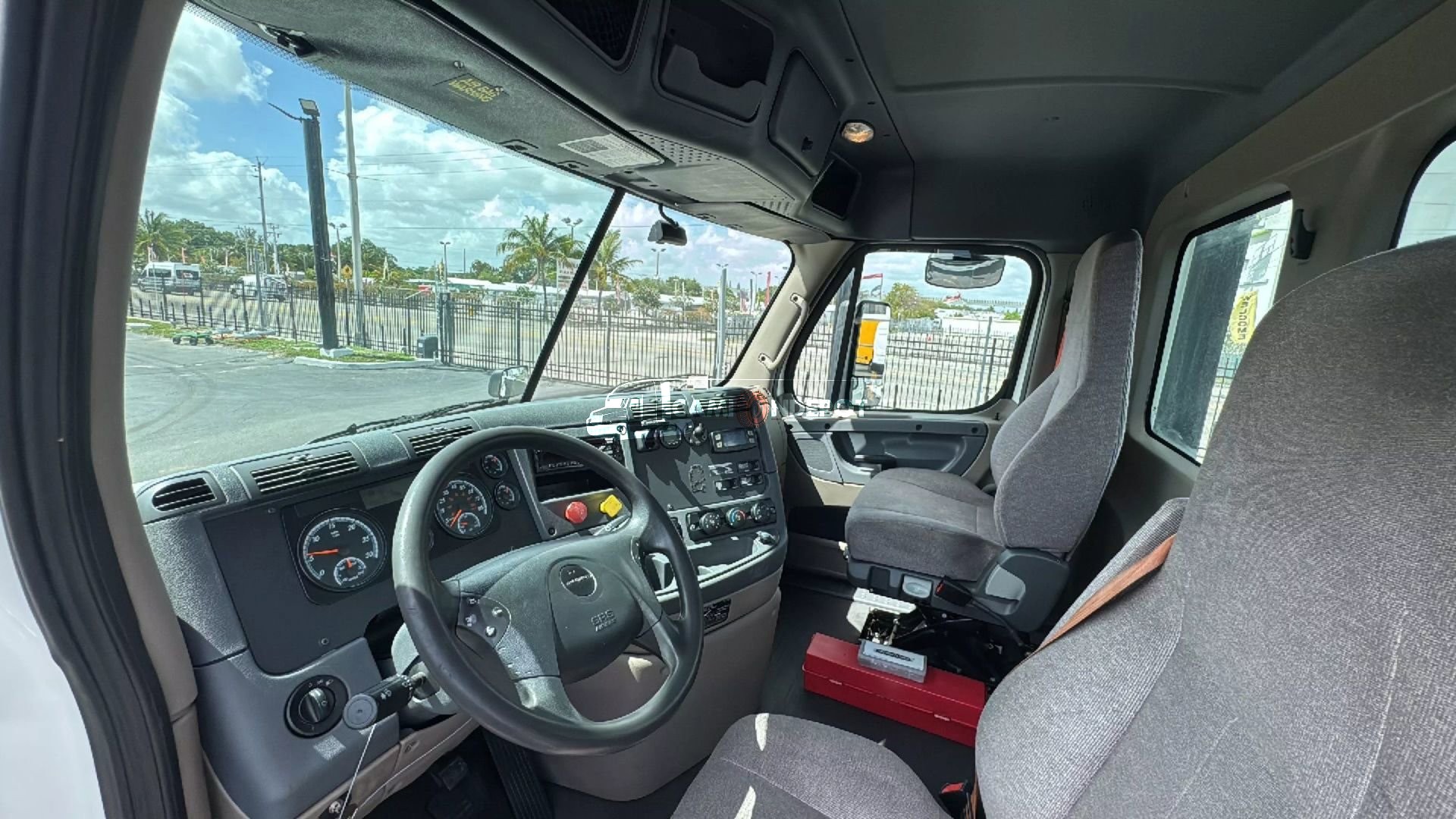 Truck Thumbnail 6