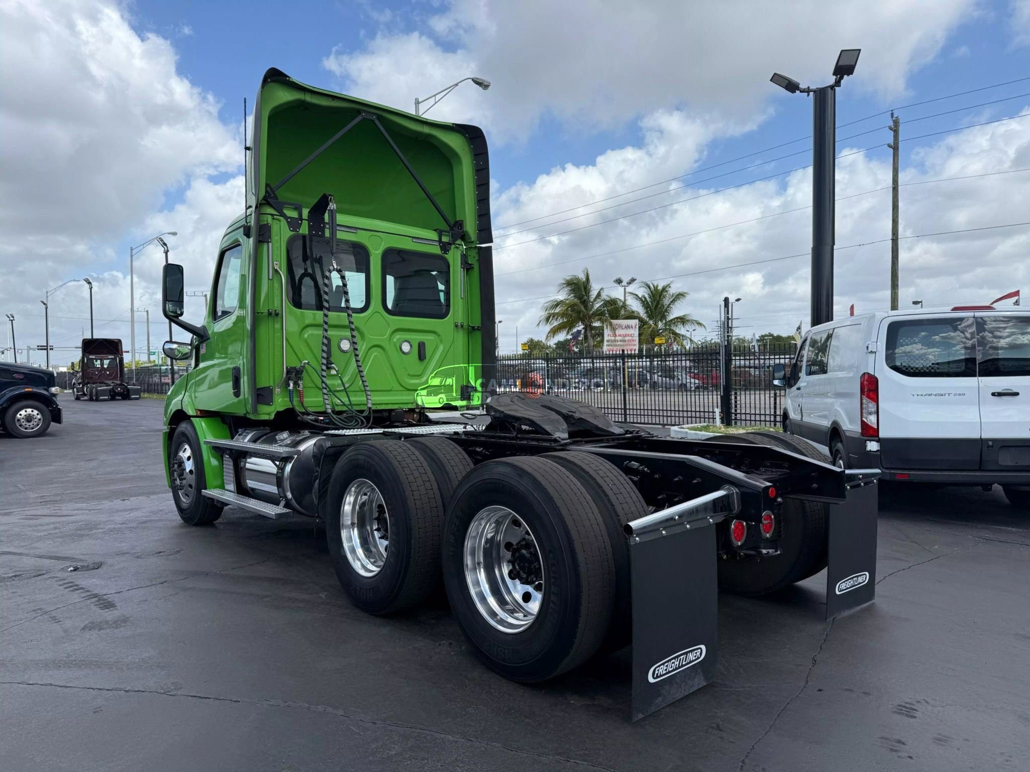 Truck Thumbnail 3