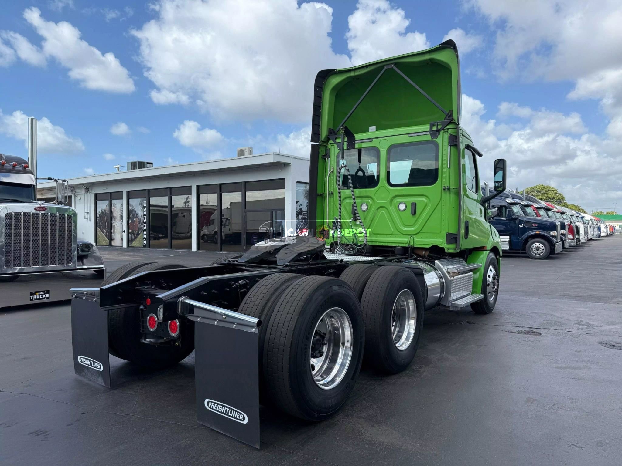 Truck Thumbnail 5