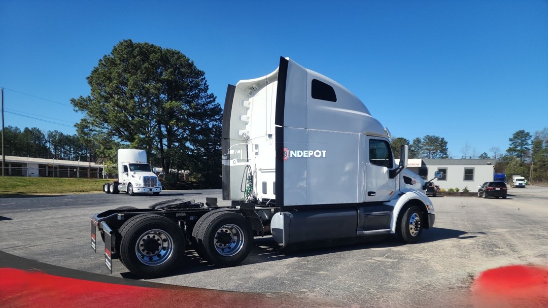 Truck Thumbnail 2