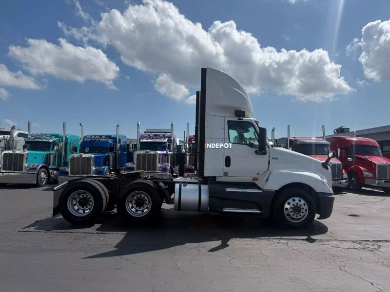 Truck Thumbnail 3