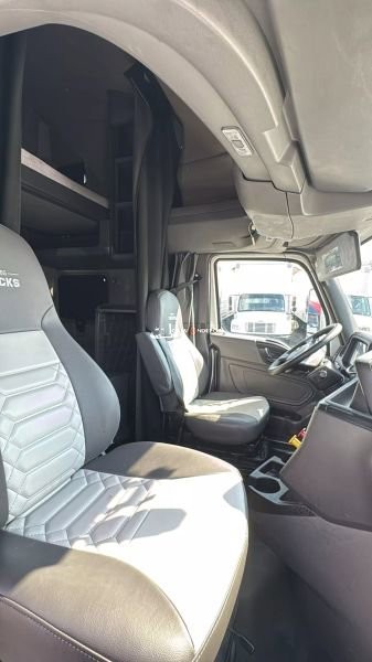Truck Thumbnail 5