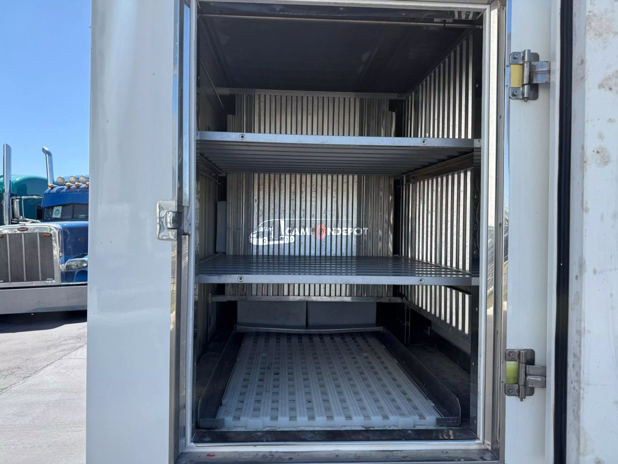 Truck Thumbnail 4