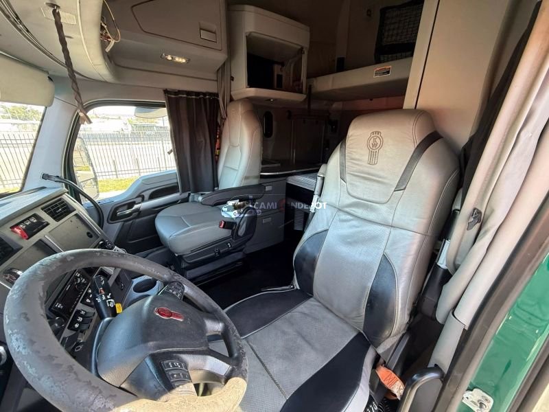 Truck Thumbnail 4