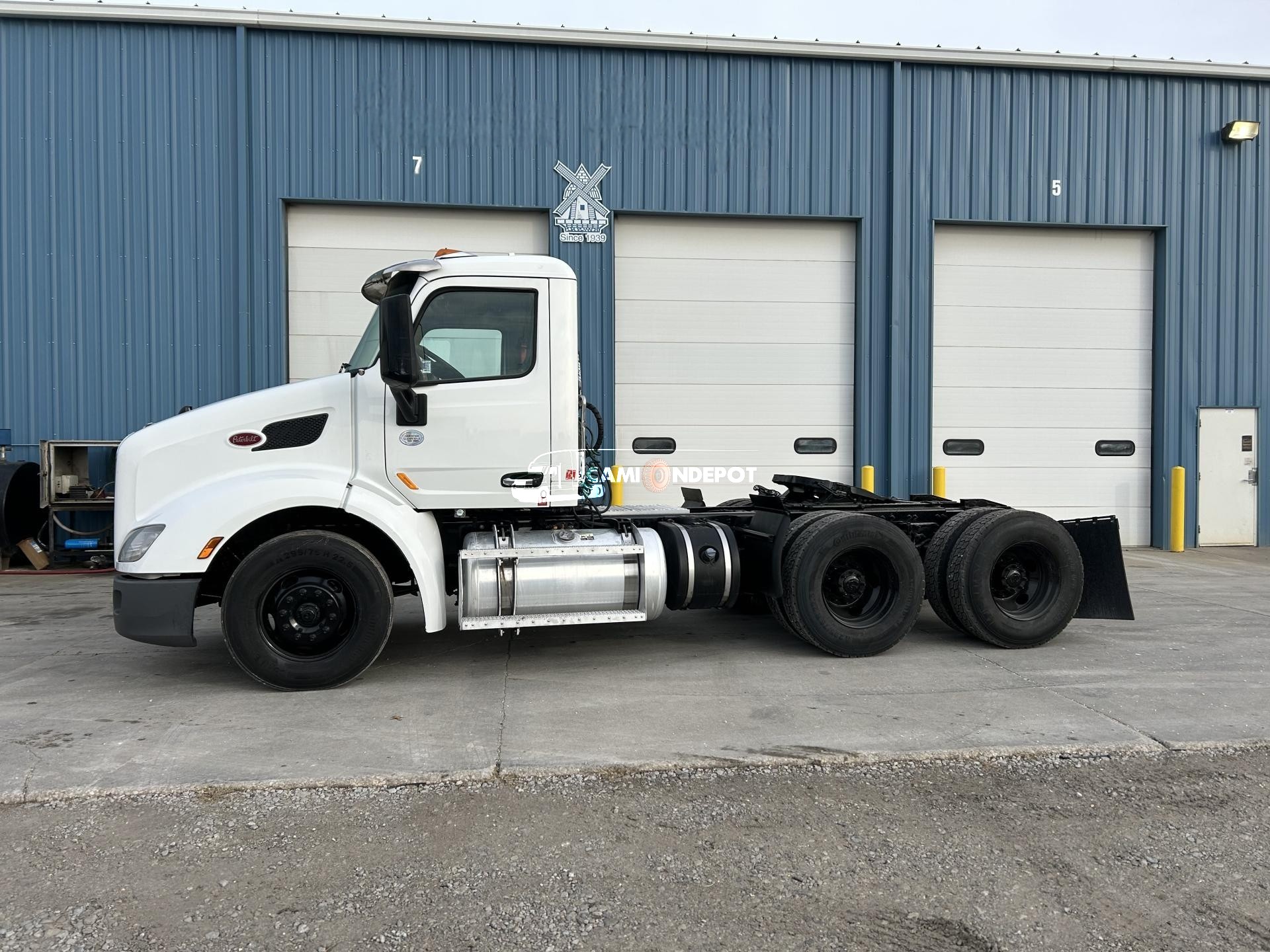 Truck Thumbnail 2