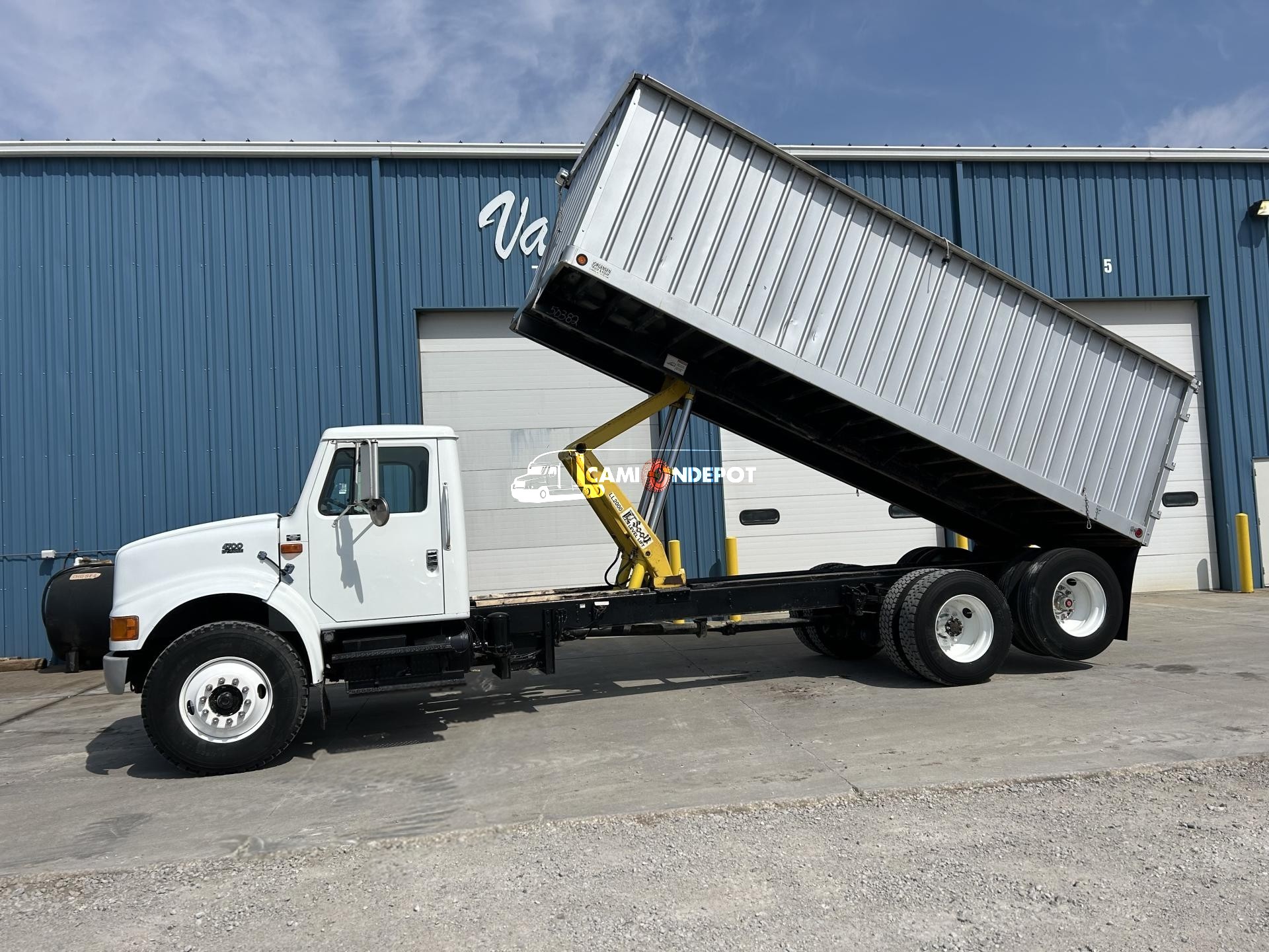 Truck Thumbnail 3