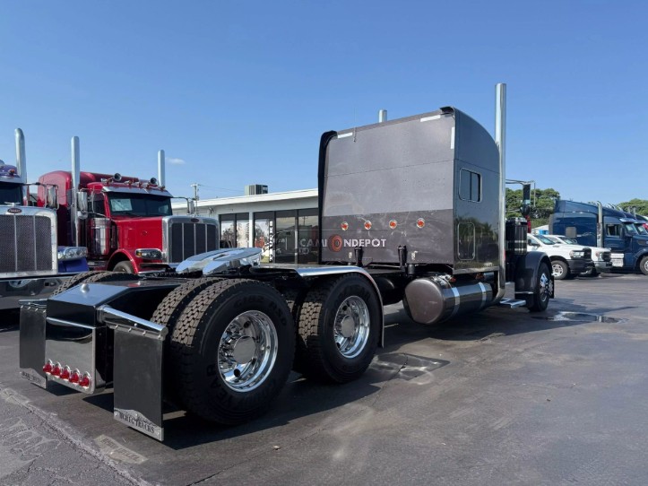 Truck Thumbnail 2