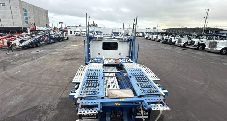 Truck Thumbnail 4