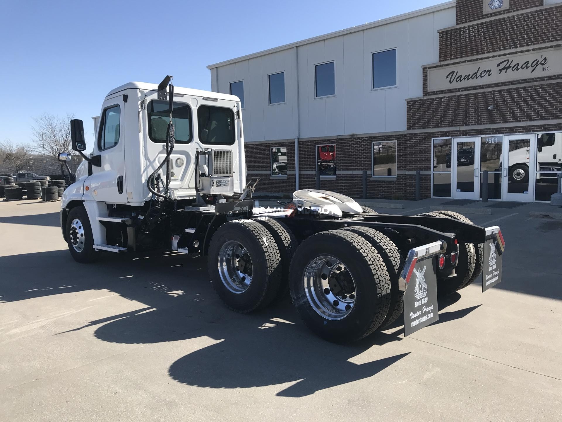 Truck Thumbnail 3