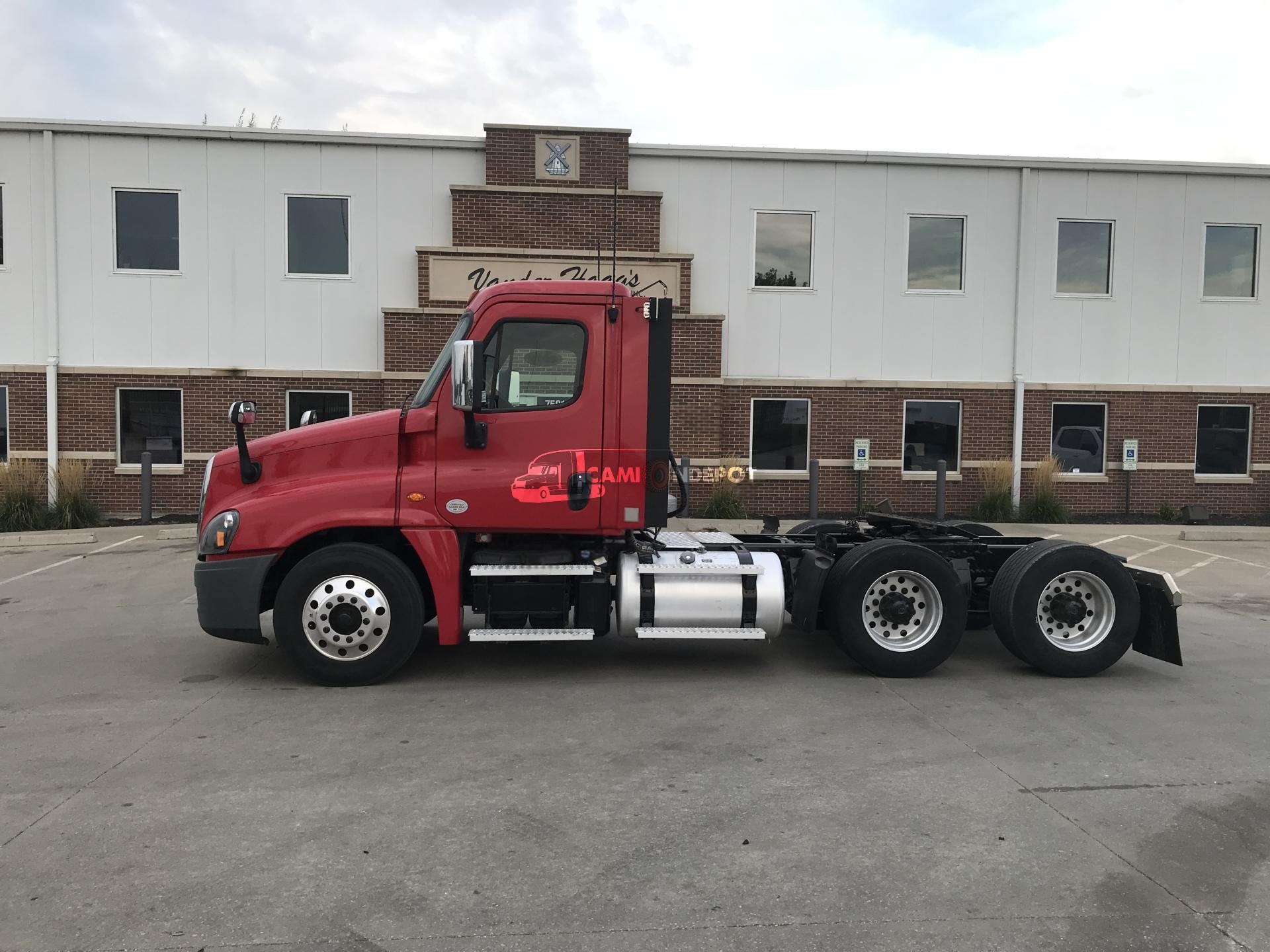 Truck Thumbnail 3