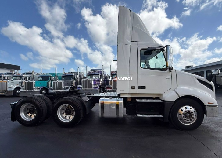 Truck Thumbnail 2