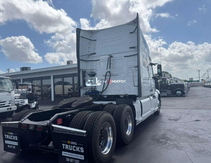 Truck Thumbnail 3
