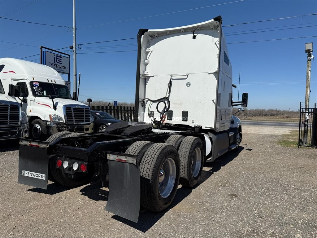 Truck Thumbnail 2