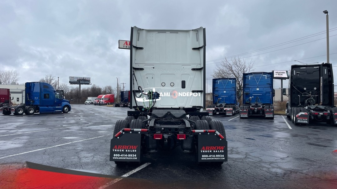 Truck Thumbnail 6