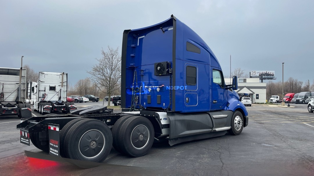 Truck Thumbnail 7