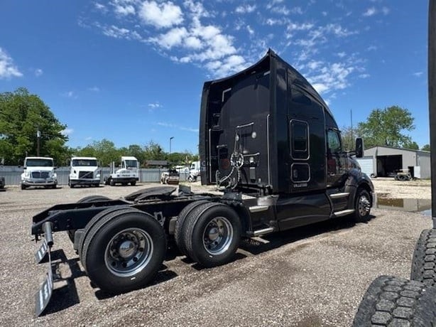 Truck Thumbnail 2
