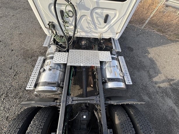 Truck Thumbnail 4