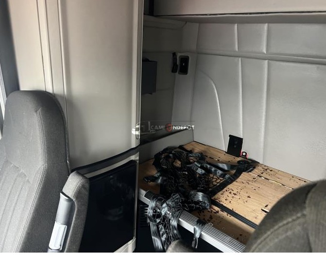Truck Thumbnail 4
